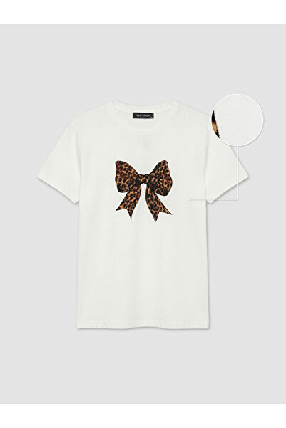 LC Waikiki RMZ GİYİM FARKIYA تي شيرت نسائي مطبوع عليه فيونكة بياقة روبا