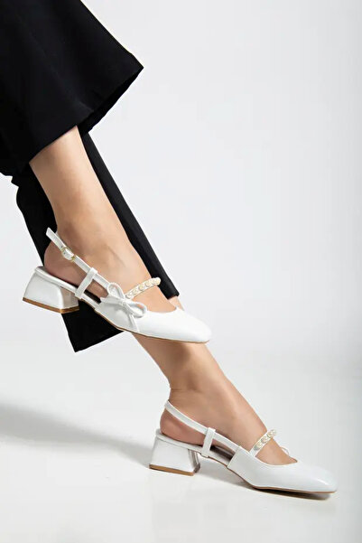 perry shoes ELIRA Kadın Beyaz Rugan İncili Fiyonklu Arkası Açık Tokalı Kare B...