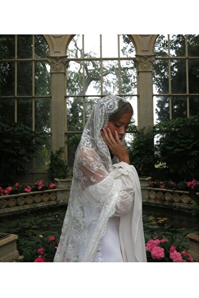 VENÜS MODA by Pınar Lez Lace Long Vintage Veil with Comb 2 Meters Lace Veil