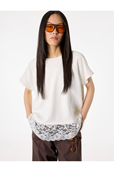 Koton Κοντομάνικο βαμβακερό μπλουζάκι με λαιμόκοψη ποδηλάτου και δαντέλα από ...