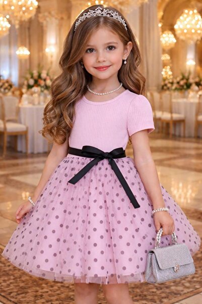 SOFYELLA O rochie elegantă pentru fete, cu un design rafinat și atrăgător.