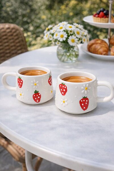 evinbizden El Dekorlu Çilekli Papatyalı Desen 2'li Kupa/Mug/Fincan Seramik Model