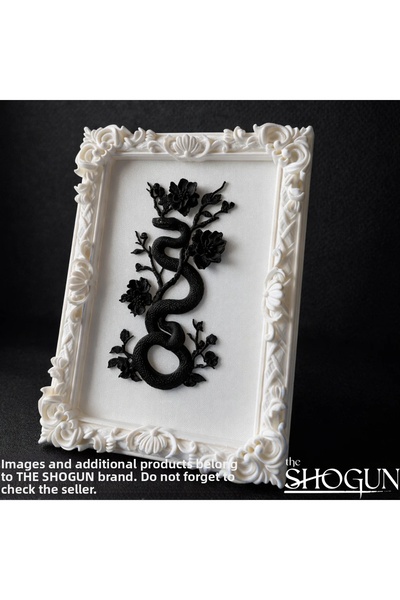 The Shogun لوحة بيضاء منقوشة بتصميم ثعبان وزهور من إيترنا |   إطار مطلي بالور...
