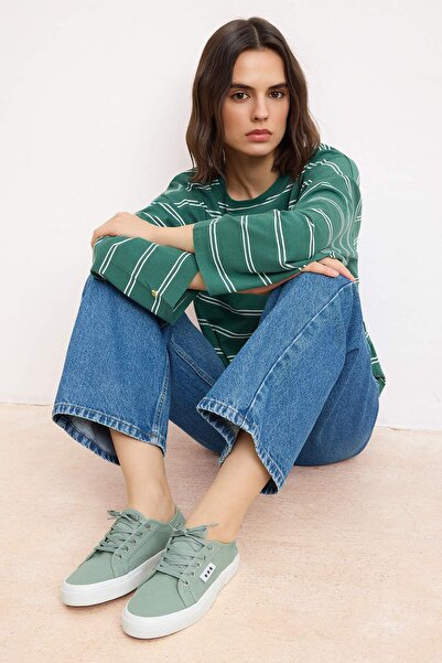 TRENDYOL SHOES Mátové šněrovací dámské tenisky s plochou podrážkou TAKSS25SN0...