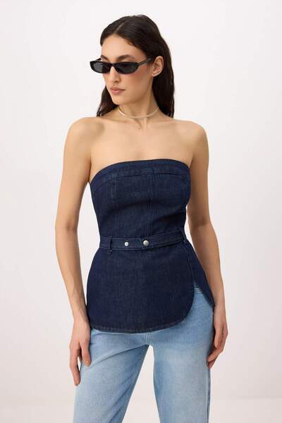 Συλλογή Trendyol Σκούρο μπλε τζιν μπλούζα με λεπτομέρεια ζώνης και χαμηλής ελ...