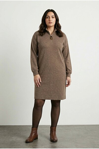 Stil Diva Rochie maro moale cu fermoar la guler, mărime mare material elastic...