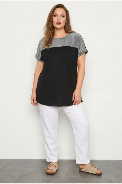 Stil Diva Tricou cu mânecă scurtă, cu gât crew, din Lycra strălucitor și visc...