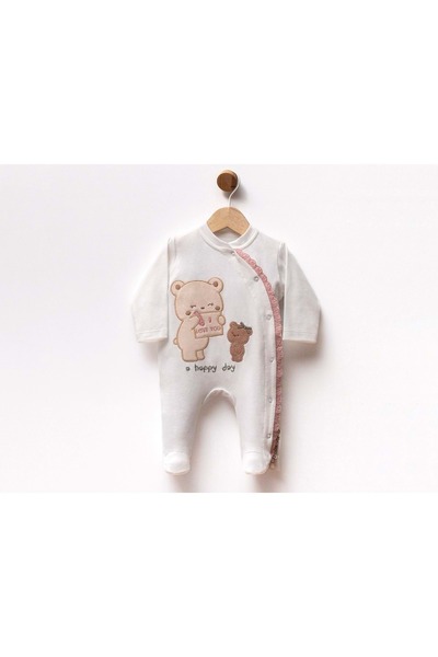 LOVE MAXX بذلة مطرزة بعبارة 'أحبك' مع دب صغير من الدانتيل، لون إكرو