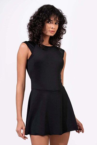 Beria ملابس سباحة نسائية بتنورة سوداء مع شورت نصف مغطى