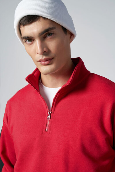bilcee Men's Red Oversize Zippered Sweatshirt - Peak 7021
