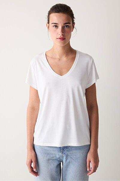 Penti Beyaz V Yaka Regular Fit Modal Tişört