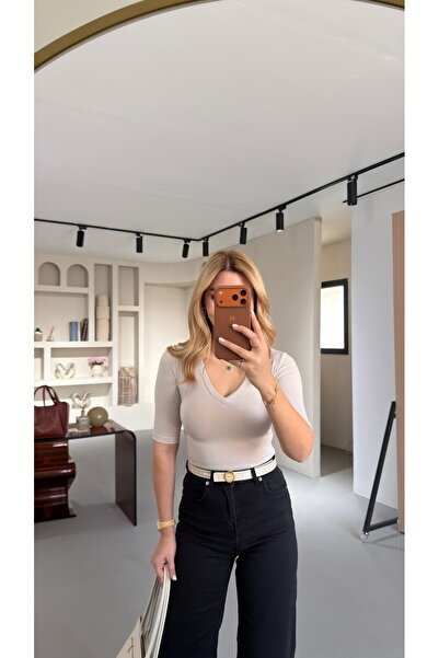 Sezgi Tekin Premium Σειρά V-Neck Ημιμανίκι Μπλούζα από πέτρα Basic