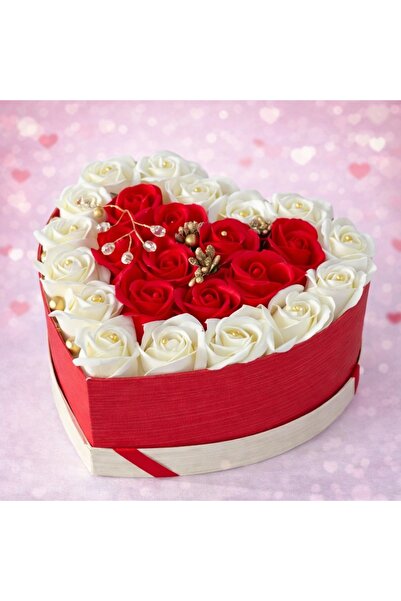 velve Aranjament floral Brilliant Heart, cu 23 trandafiri sapun si accesorii ...