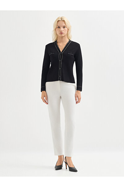 Karaca Siyah Düğmeli V Yaka Triko Hırka