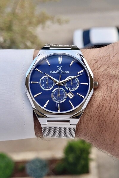 Daniel Klein ساعة يد رجالية بتقويم باللون الأزرق الداكن