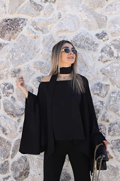 bytugcekaya Μαύρη μπλούζα με μανίκια νυχτερίδα και λεπτομέρεια σάλι σε κανονι...