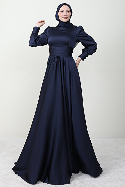 Giza Giyim فستان سهرة من الساتان بخصر مطوي باللون الأزرق الداكن