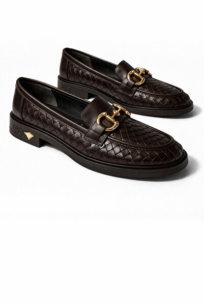 Noliva حذاء لوفر نسائي منسوج بنمط ذهبي ومشبك سلسلة ذهبية ونعل سميك