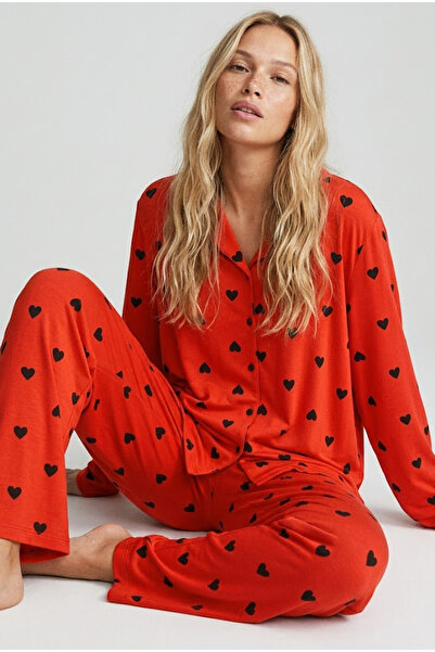 Siyah İnci طقم بيجامة قطنية محبوكة بأزرار بنقشة قلب أسود من نارتشيي