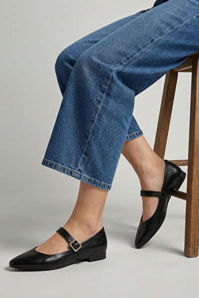 Rays Siyah Sivri Burun Babet 7042