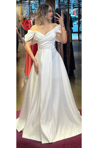 Abiyeniall Beyaz Düşük Kollu  Anvelop  Yırtmaçlı Kloş Etekli Saten Uzun Abiye...