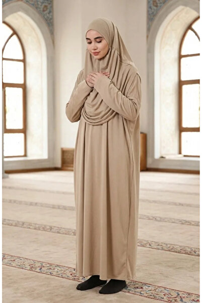 sefamerve 1973-05 Model tmavě béžových praktických modlitebních šatů s taškou