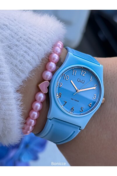 Q&Q ساعة يد بناتي من السيليكون باللون الأزرق مناسبة للاستخدام في حمام السباحة...