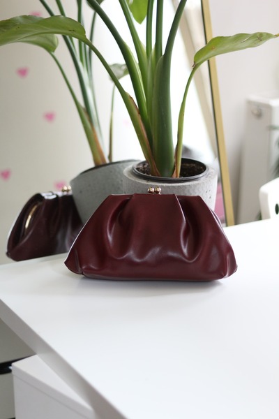 Moom Bag Geantă de umăr cu lanț plisat, culoare burgundy, pentru femei