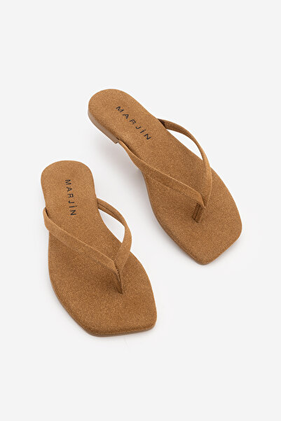 Marjin Kadın İnce Bantlı Parmak Arası Küt Burun Günlük Terlik Nelvin Taba Süet