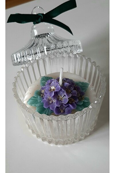 ArtINA esmaraldchic Lumanare parfumata decorata cu violeta de Parma in bombon...