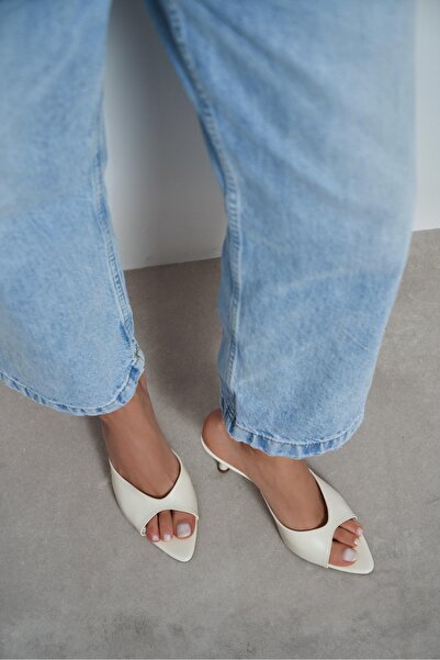 NİŞANTAŞI SHOES Papuci de damă cu toc subțire, bej mat, cu vârf ascuțit, Rodi