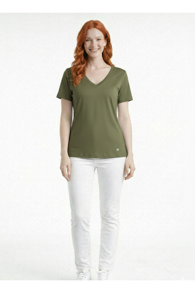 Neden Tekstil Women's V-Neck Short Sleeve Heart Detailed T-Shirt