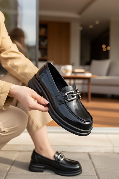 enoch حذاء نوتش نسائي مريح من الجلد الناعم مع مشبك فضي عتيق الطراز