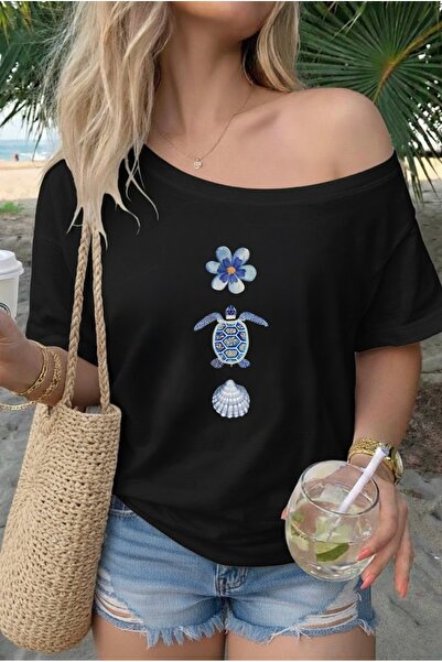 FUFLUNS Γυναικείο μπλουζάκι με λαιμόκοψη καγιάκ, με στάμπα από κοχύλια θάλασσ...