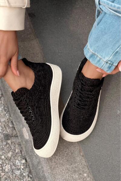 I Love Shoes Sarrin Women's Sports Shoes Black Knitted