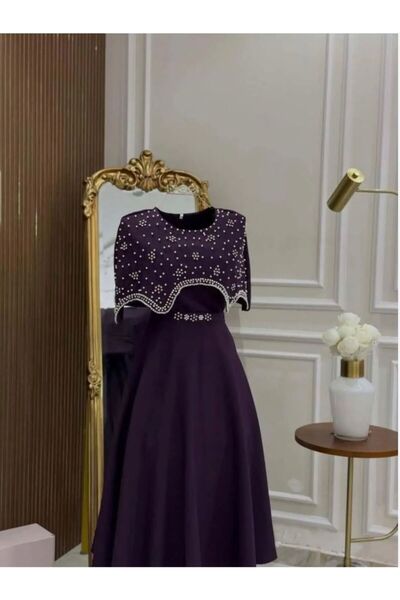 Pyramid masterpieces Nasai Midi Dress with Elegant Embroidery