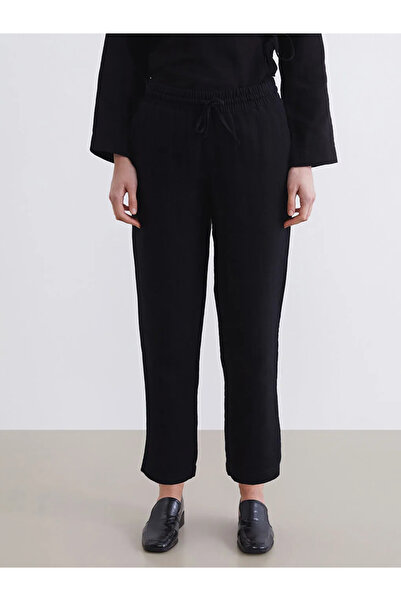 LC Waikiki Μαύρο καρότο κομμένο σε κομμάτια Με υφή Γυναικείο παντελόνι μουσελ...