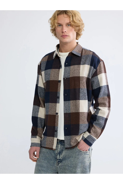 LC Waikiki Ανδρικό πουκάμισο σε μπλε ναυτικό χρώμα, κανονικής εφαρμογής, καρό...