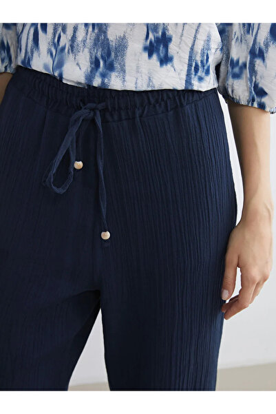 LC Waikiki Γυναικείο παντελόνι μουσελίνας σε μπλε ναυτικό χρώμα με ελαστική μέση