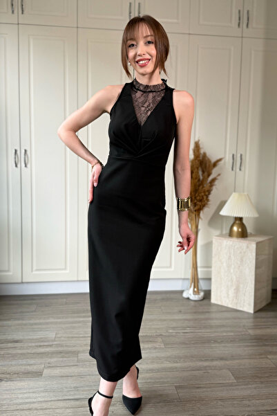 Dilay Gökoğlu Butik Κομψό μίντι μαύρο φόρεμα με δαντέλα και σχισμή στην πλάτη