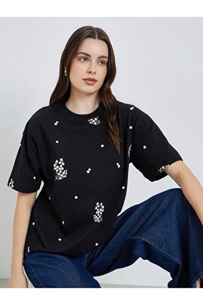 sor sign Women's Black Floral Embroidered Oversize T-Shirt