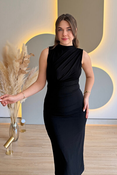 Aventien Zero Sleeve Draped Slit Black Dress