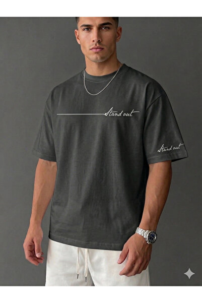 ALİ.COM Unisex STAND OUT Βαμβακερό μπλουζάκι με στάμπα και λαιμόκοψη ποδηλάτο...