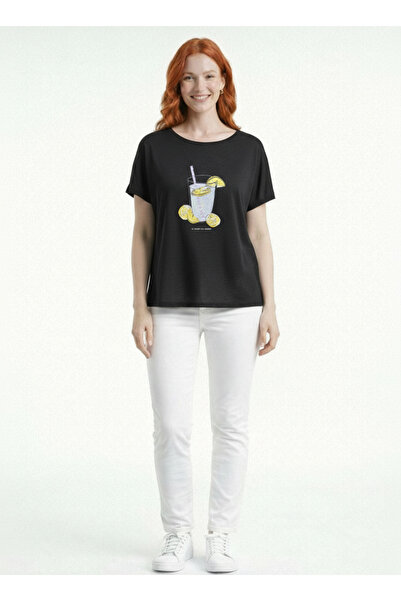 Neden Tekstil Γυναικείο μπλουζάκι με στάμπα μαύρης λεμονάδας σε άνετη γραμμή