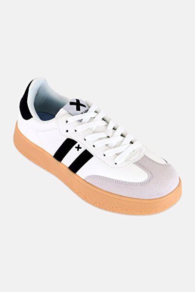 XTI حذاء كاجوال برباط وشعار العلامة التجارية للنساء، أبيض