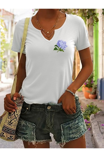 mercoledi تي شيرت نسائي مريح بطبعة زهور بسيطة وياقة نصف V وأكمام عادية