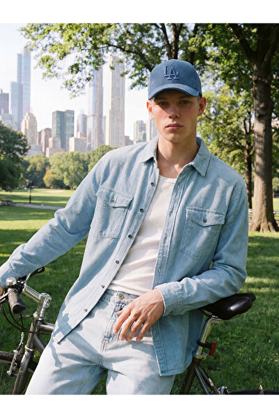 LC Waikiki قميص جينز رجالي من إنديجو بقصة عادية