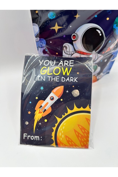 SoCadeauByLyna Little Astronaut Birthday Goody Bag : Full, fun, educational and ready-to-give!