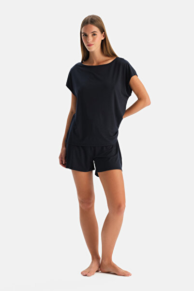 Dagi Σετ σορτς με μπλουζάκι σε μπλε ναυτικό χρώμα με λαιμόκοψη καγιάκ και δρο...