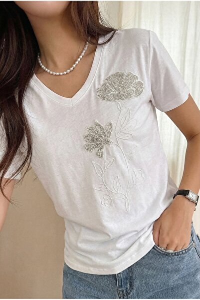 FEMELLE Λευκό μπλουζάκι από 100% βαμβάκι με λαιμόκοψη V και κεντημένες χάντρες